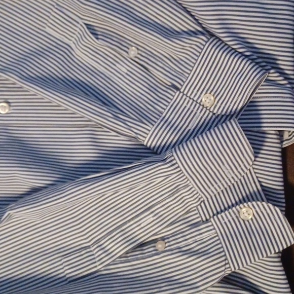 CHAPS MENS LONG SLEEVE SHIRT, SIZE LARGE,BLUE AND WHITE PRINT STRIPE. - Picture 4 of 7